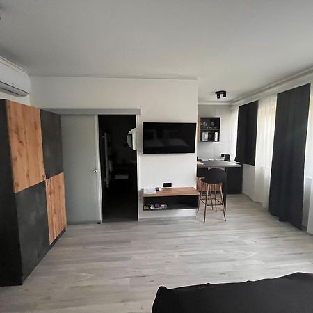 Varkapu Apartmanok 2 Дьюла Экстерьер фото