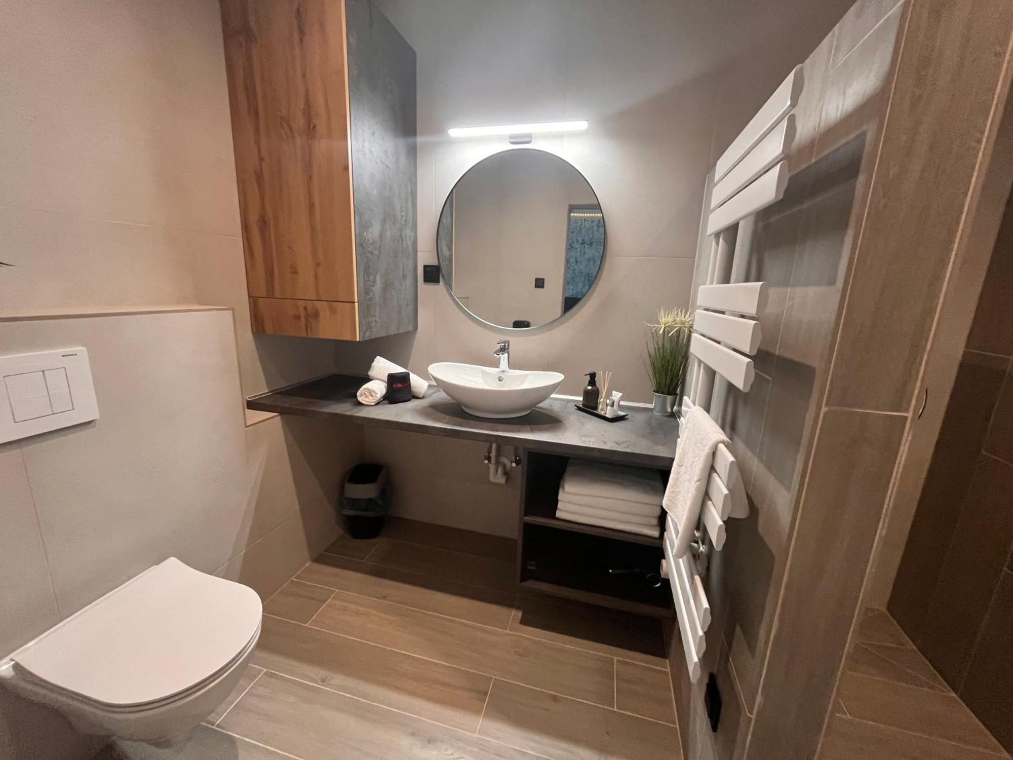 Varkapu Apartmanok 2 Дьюла Экстерьер фото