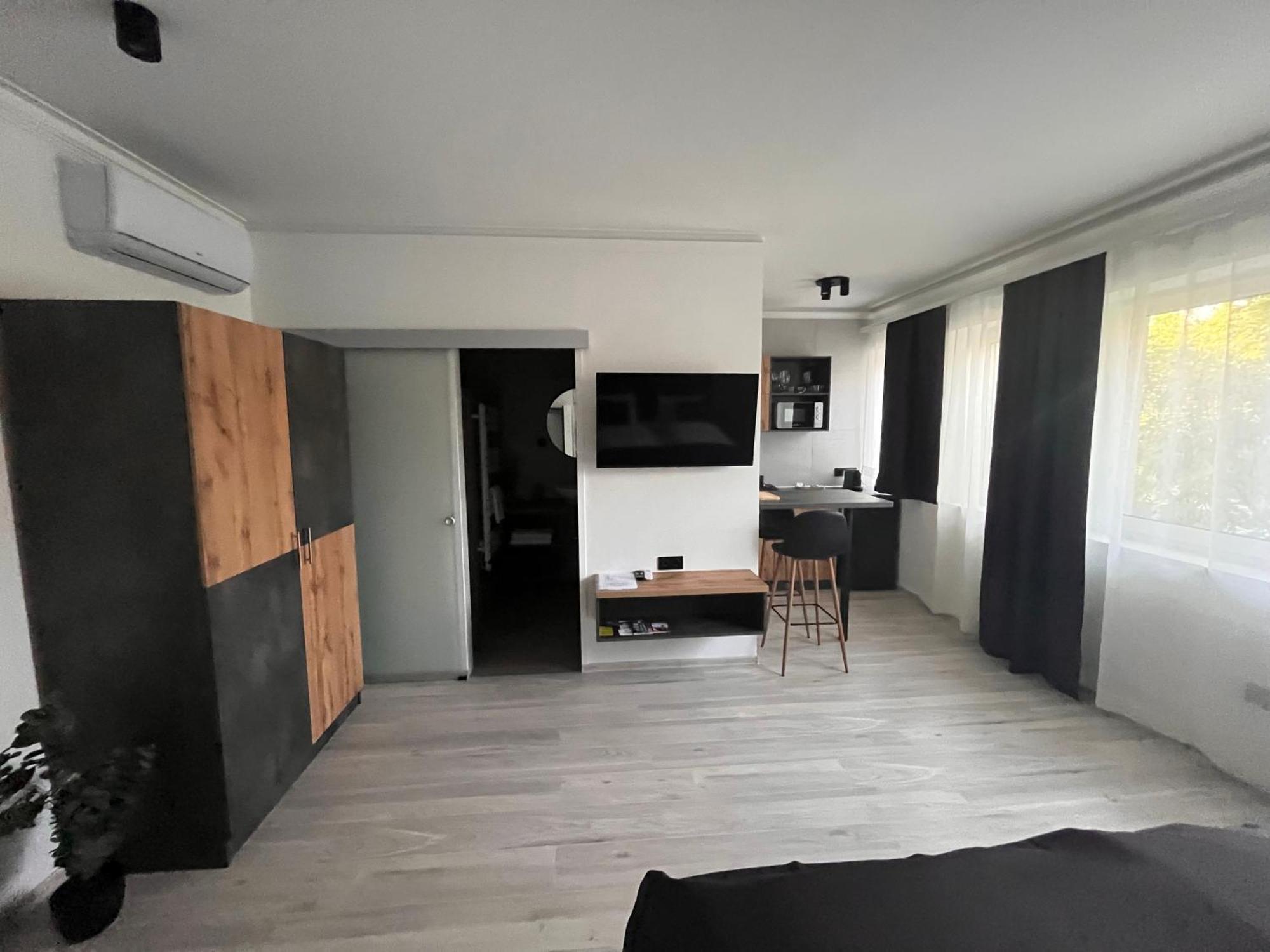 Varkapu Apartmanok 2 Дьюла Экстерьер фото