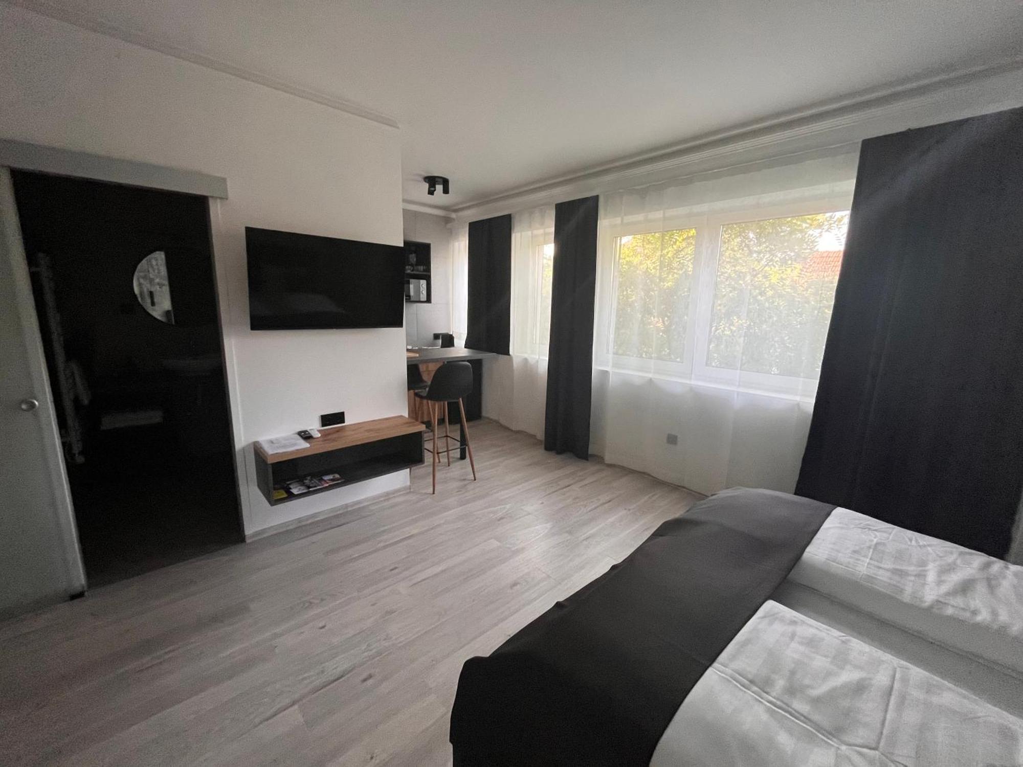 Varkapu Apartmanok 2 Дьюла Экстерьер фото