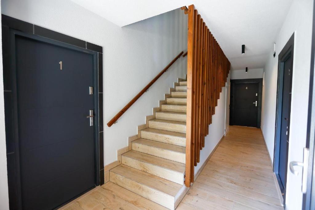Varkapu Apartmanok 2 Дьюла Экстерьер фото